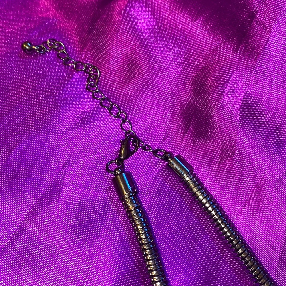 Costume Jewelry - Picture 5 of 5